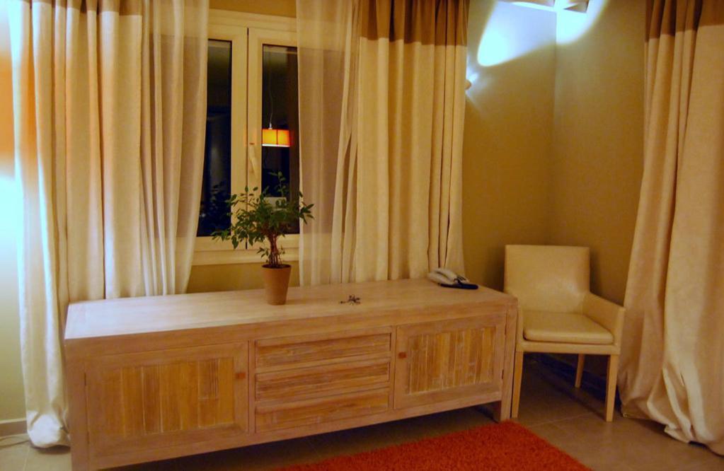 Astrolabe Hotel Khrónia Oda fotoğraf